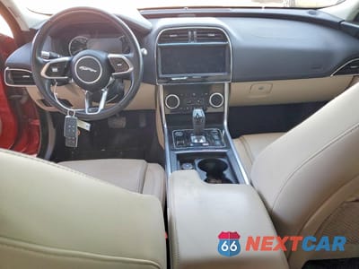 Zdjęcie 8 z 12 samochodu: 2020 JAGUAR XE S VIN:SAJAE4FX5LCP63265 - miniatura