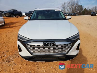 Piąte zdjęcie samochodu w środku: 2024 AUDI Q8 E-TRON PREMIUM PLUS VIN:WA15AAGE9RB025761 - miniatura