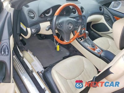 Zdjęcie 8 z 11 samochodu: 2009 MERCEDES-BENZ SL 550 VIN:WDBSK71F29F153373 - miniatura