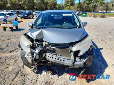 Piąte zdjęcie samochodu w środku: 2015 NISSAN VERSA NOTE S VIN:3N1CE2CP3FL377262 - miniatura