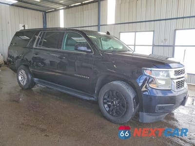 Czwarte zdjęcie samochodu z boku: 2020 CHEVROLET SUBURBAN K1500 LS VIN:1GNSKGKCXLR228372 - miniatura