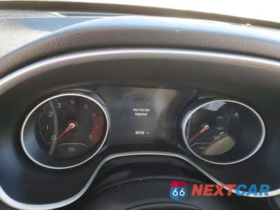 Zdjęcie 9 z 13 samochodu: 2019 JEEP COMPASS LATITUDE VIN:3C4NJCBB2KT843772 - miniatura