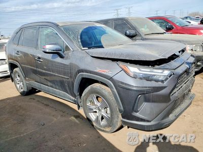 Czwarte zdjęcie samochodu z boku: 2022 TOYOTA RAV4 HYBRID XLE VIN:4T3RWRFV3NU052450 - miniatura