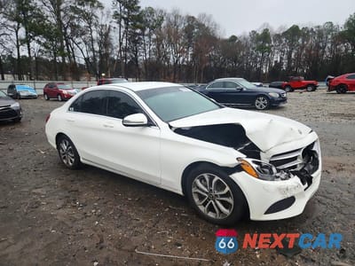 Czwarte zdjęcie samochodu z boku: 2017 MERCEDES-BENZ C 300 VIN:55SWF4JB2HU232479 - miniatura