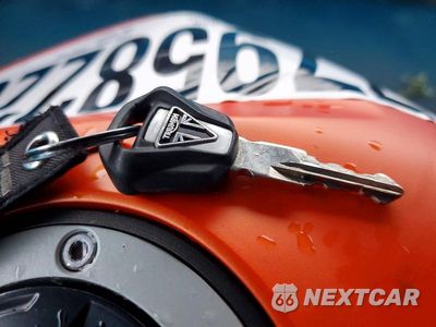 Zdjęcie 8 z 9 samochodu: 2025 TRIUMPH MOTORCYCLE STREET TRIPLE 765 R VIN:SMTA604S3STCC8767 - miniatura