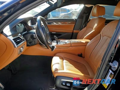 Zdjęcie 7 z 11 samochodu: 2017 BMW 740 I VIN:WBA7E2C52HG739597 - miniatura