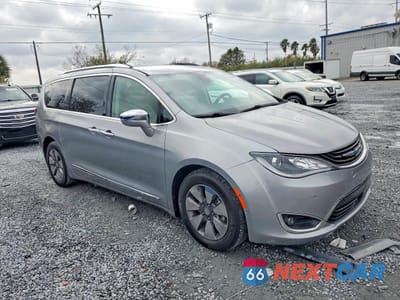 Czwarte zdjęcie samochodu z boku: 2017 CHRYSLER PACIFICA EHYBRID PLATINUM VIN:2C4RC1N79HR684994 - miniatura