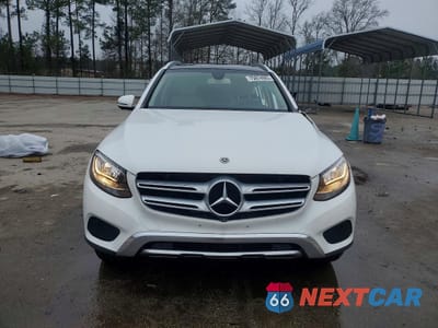 Piąte zdjęcie samochodu w środku: 2018 MERCEDES-BENZ GLC 300 4MATIC VIN:WDC0G4KB8JV015104 - miniatura