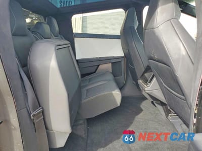 Zdjęcie 10 z 12 samochodu: 2024 TESLA CYBERTRUCK VIN:7G2CEHEE9RA019723 - miniatura
