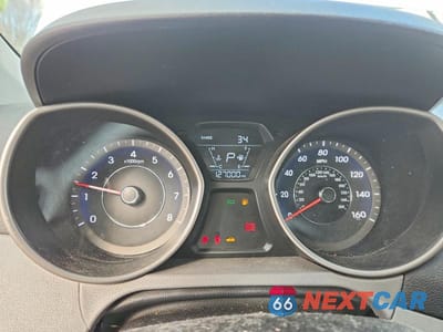 Zdjęcie 9 z 12 samochodu: 2016 HYUNDAI ELANTRA SE VIN:5NPDH4AEXGH700505 - miniatura