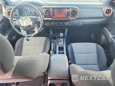 Zdjęcie 8 z 12 samochodu: 2021 TOYOTA TACOMA TRD OFF-ROAD VIN:3TYCZ5AN2MT008912 - miniatura