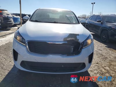 Piąte zdjęcie samochodu w środku: 2019 KIA SORENTO VIN:5XYPGDA30KG500148 - miniatura