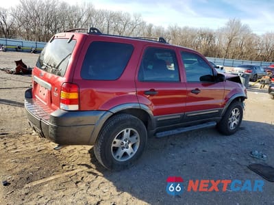 Trzecie zdjęcie samochodu z tyłu: 2005 FORD ESCAPE XLT VIN:1FMYU03145KE10402 - miniatura