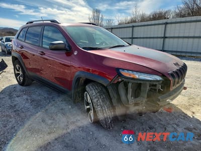 Czwarte zdjęcie samochodu z boku: 2015 JEEP CHEROKEE TRAILHAWK VIN:1C4PJMBS0FW757133 - miniatura