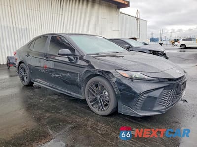 Czwarte zdjęcie samochodu z boku: 2025 TOYOTA CAMRY XSE VIN:4T1DAACK1SU110810 - miniatura