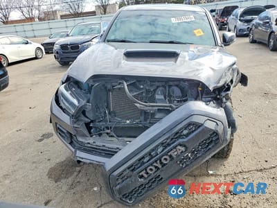 Piąte zdjęcie samochodu w środku: 2020 TOYOTA TACOMA TRD PRO VIN:5TFCZ5AN0LX231535 - miniatura