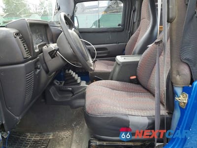 Zdjęcie 7 z 12 samochodu: 1999 JEEP WRANGLER / TJ SE VIN:1J4FY29P2XP481430 - miniatura
