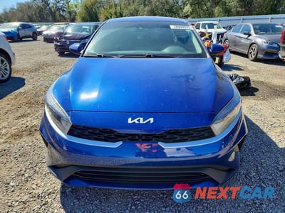 Piąte zdjęcie samochodu w środku: 2022 KIA FORTE LXS VIN:3KPF24AD0NE419297 - miniatura