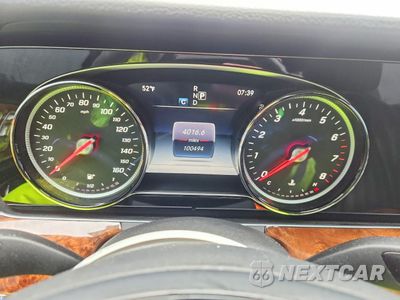 Zdjęcie 9 z 13 samochodu: 2017 MERCEDES-BENZ E 300 VIN:WDDZF4JB8HA022739 - miniatura