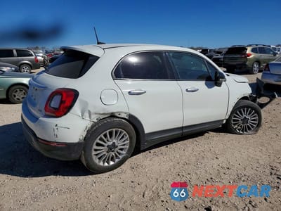 Trzecie zdjęcie samochodu z tyłu: 2022 FIAT 500X TREKKING VIN:ZFBNF3B12NP970168 - miniatura