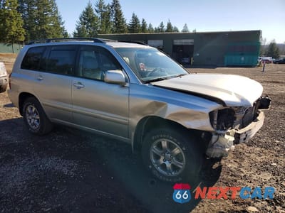 Czwarte zdjęcie samochodu z boku: 2005 TOYOTA HIGHLANDER LIMITED VIN:JTEEP21AX50120055 - miniatura