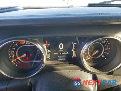 Zdjęcie 9 z 12 samochodu: 2020 JEEP WRANGLER UNLIMITED SAHARA VIN:1C4HJXEN4LW166116 - miniatura