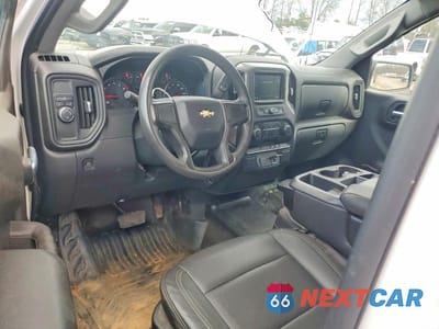 Zdjęcie 8 z 11 samochodu: 2021 CHEVROLET SILVERADO C1500 VIN:3GCNWAEH7MG264018 - miniatura