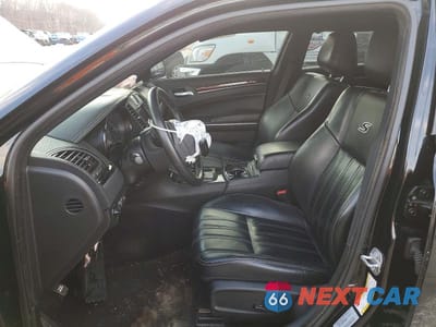 Zdjęcie 7 z 12 samochodu: 2017 CHRYSLER 300 S VIN:2C3CCABG2HH558481 - miniatura
