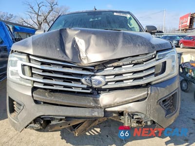 Piąte zdjęcie samochodu w środku: 2018 FORD EXPEDITION XLT VIN:1FMJU1HTXJEA40941 - miniatura