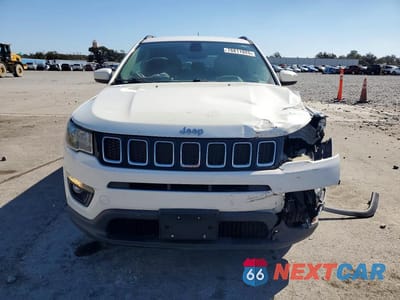 Piąte zdjęcie samochodu w środku: 2020 JEEP COMPASS LATITUDE VIN:3C4NJDBB5LT240984 - miniatura