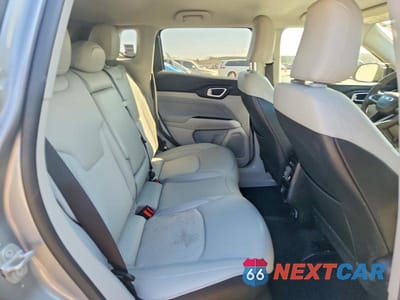 Zdjęcie 11 z 13 samochodu: 2022 JEEP COMPASS LATITUDE VIN:3C4NJDBBXNT118754 - miniatura