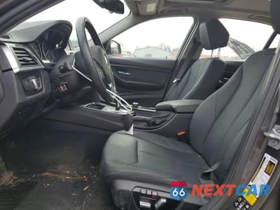 Zdjęcie 7 z 12 samochodu: 2018 BMW 320 XI VIN:WBA8A3C54JA358705 - miniatura