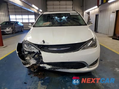 Piąte zdjęcie samochodu w środku: 2018 CHRYSLER PACIFICA LIMITED VIN:2C4RC1GG1JR186775 - miniatura