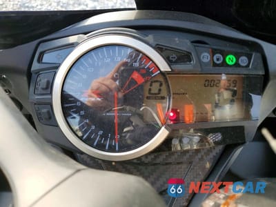 Zdjęcie 6 z 8 samochodu: 2025 SUZUKI GSX-R600 VIN:JS1GN7FA3S7101238 - miniatura