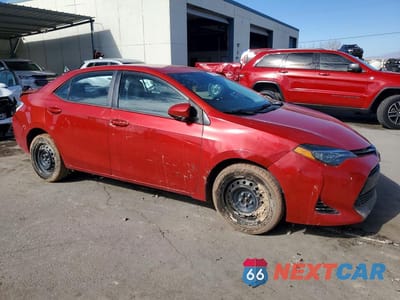 Czwarte zdjęcie samochodu z boku: 2018 TOYOTA COROLLA L VIN:5YFBURHE3JP853081 - miniatura