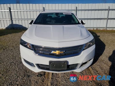 Piąte zdjęcie samochodu w środku: 2017 CHEVROLET IMPALA LT VIN:2G1105SA3H9152386 - miniatura