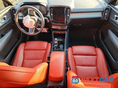 Zdjęcie 8 z 12 samochodu: 2021 VOLVO XC40 T5 INSCRIPTION VIN:YV4162UL8M2483554 - miniatura