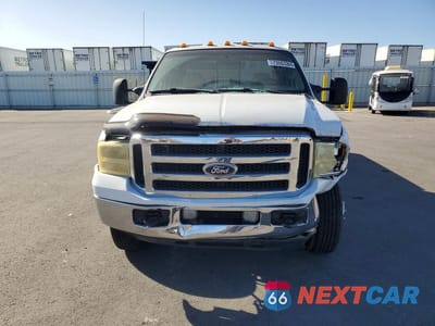 Piąte zdjęcie samochodu w środku: 2006 FORD F350 SUPER DUTY VIN:1FTWW33PX6EA45915 - miniatura