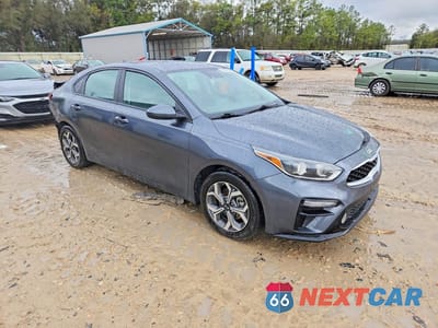 Czwarte zdjęcie samochodu z boku: 2020 KIA FORTE LXS VIN:3KPF24AD9LE222951 - miniatura