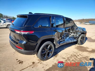Trzecie zdjęcie samochodu z tyłu: 2023 JEEP GRAND CHEROKEE LAREDO VIN:1C4RJHAG5P8104493 - miniatura