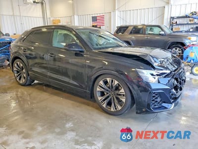 Czwarte zdjęcie samochodu z boku: 2026 AUDI Q8 PREMIUM PLUS S-LINE VIN:WA1EVBF1XTD005717 - miniatura