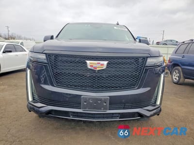 Piąte zdjęcie samochodu w środku: 2022 CADILLAC ESCALADE SPORT VIN:1GYS4FKL5NR221839 - miniatura
