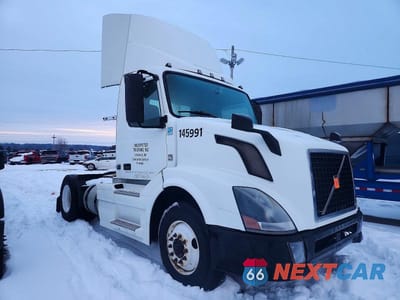 2012 VOLVO VNL SEMI TRUCK 4V4N39EG0CN556439 - główne zdjęcie licytacji z USA - miniatura
