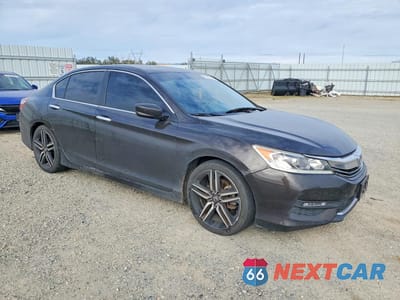 Czwarte zdjęcie samochodu z boku: 2017 HONDA ACCORD SPORT VIN:1HGCR2F55HA168192 - miniatura