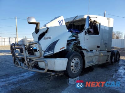 Drugie zdjęcie samochodu z przodu: 2025 VOLVO VNR SEMI TRUCK VIN:4V4WC9EH9SN679913 - miniatura