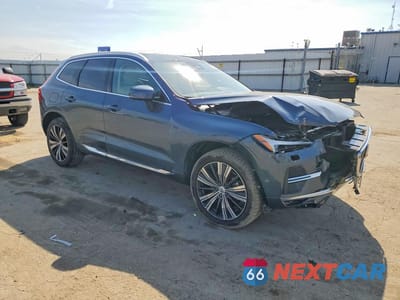 Czwarte zdjęcie samochodu z boku: 2023 VOLVO XC60 PLUS VIN:YV4L12DN3P1204501 - miniatura