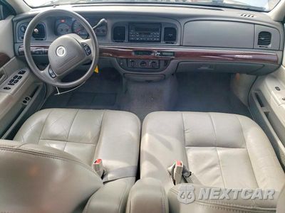 Zdjęcie 8 z 12 samochodu: 2003 MERCURY GRAND MARQUIS GS VIN:2MEFM74W13X652636 - miniatura