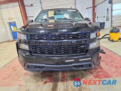 Piąte zdjęcie samochodu w środku: 2019 CHEVROLET SILVERADO K1500 CUSTOM VIN:3GCUYBEF4KG313246 - miniatura