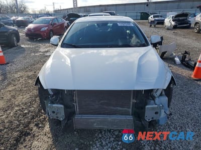 Piąte zdjęcie samochodu w środku: 2016 VOLVO S60 PREMIER VIN:LYV612TK8GB107519 - miniatura