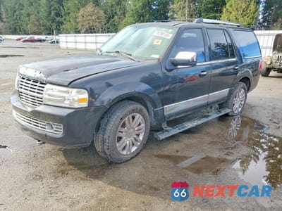 2008 LINCOLN NAVIGATOR 5LMFU285X8LJ07893 - główne zdjęcie licytacji z USA - miniatura